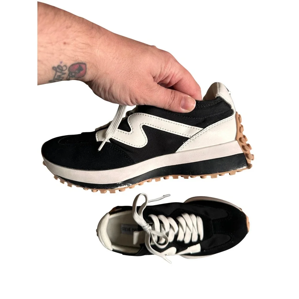 Steve Madden Campo Retro Lace Up Jogger Sneakers Womens 7.5 Sporty Active Preppy
